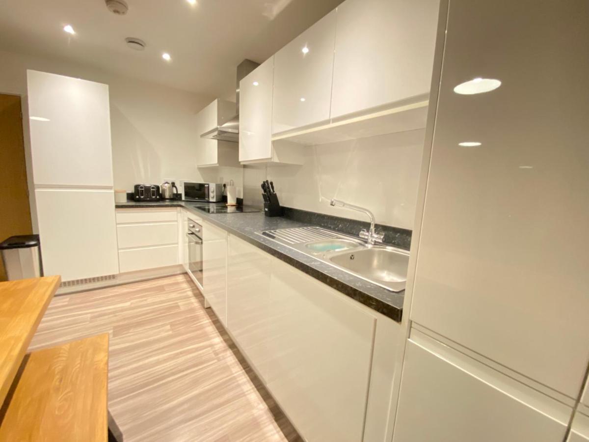 3 Bedrooms Double Or Single Beds, 2 Parking Spaces! Wifi & Smart Tv'S, Balcony Πόρτσμουθ Εξωτερικό φωτογραφία
